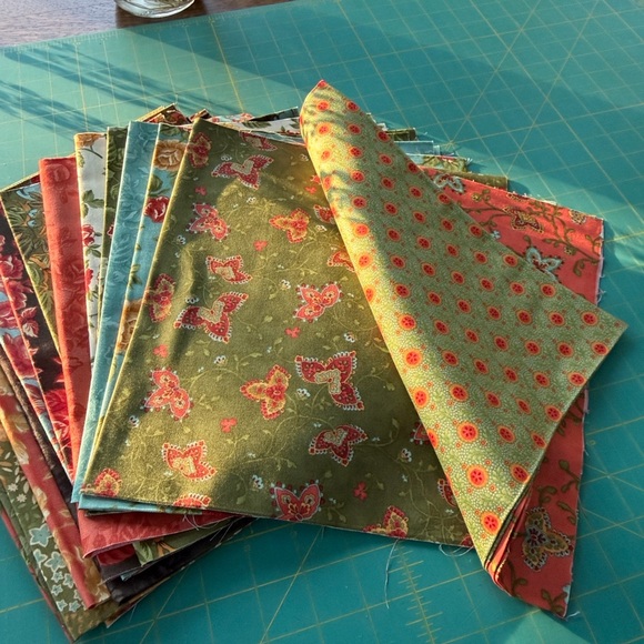 New Fabric, Sonnet By April Cornell For Moda 🧵 - Picture 2 of 8